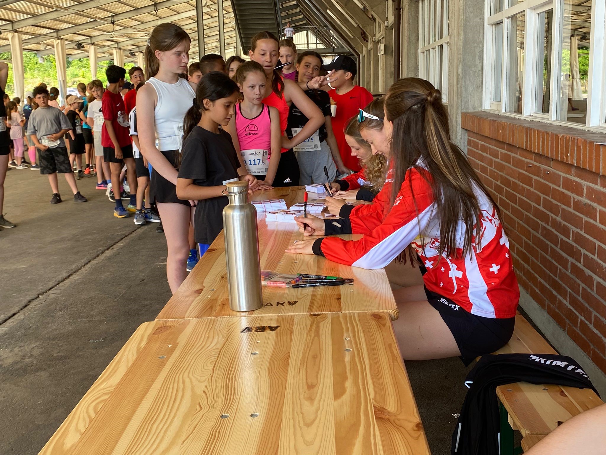 Begehrte Autogramme von Kati Hotz Eline Gemperle u. Kathrin Müller v