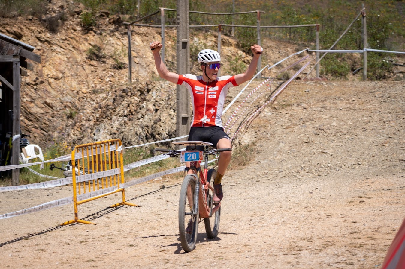 Adrian Jäggi im Zieleinlauf des Massenstartes